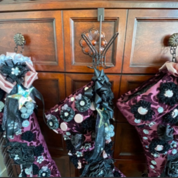 KEEPSAKE (Handcrafted) Luxury One-Of-A-Kind Christmas Stockings (Vintage) - Picture 5 of 6